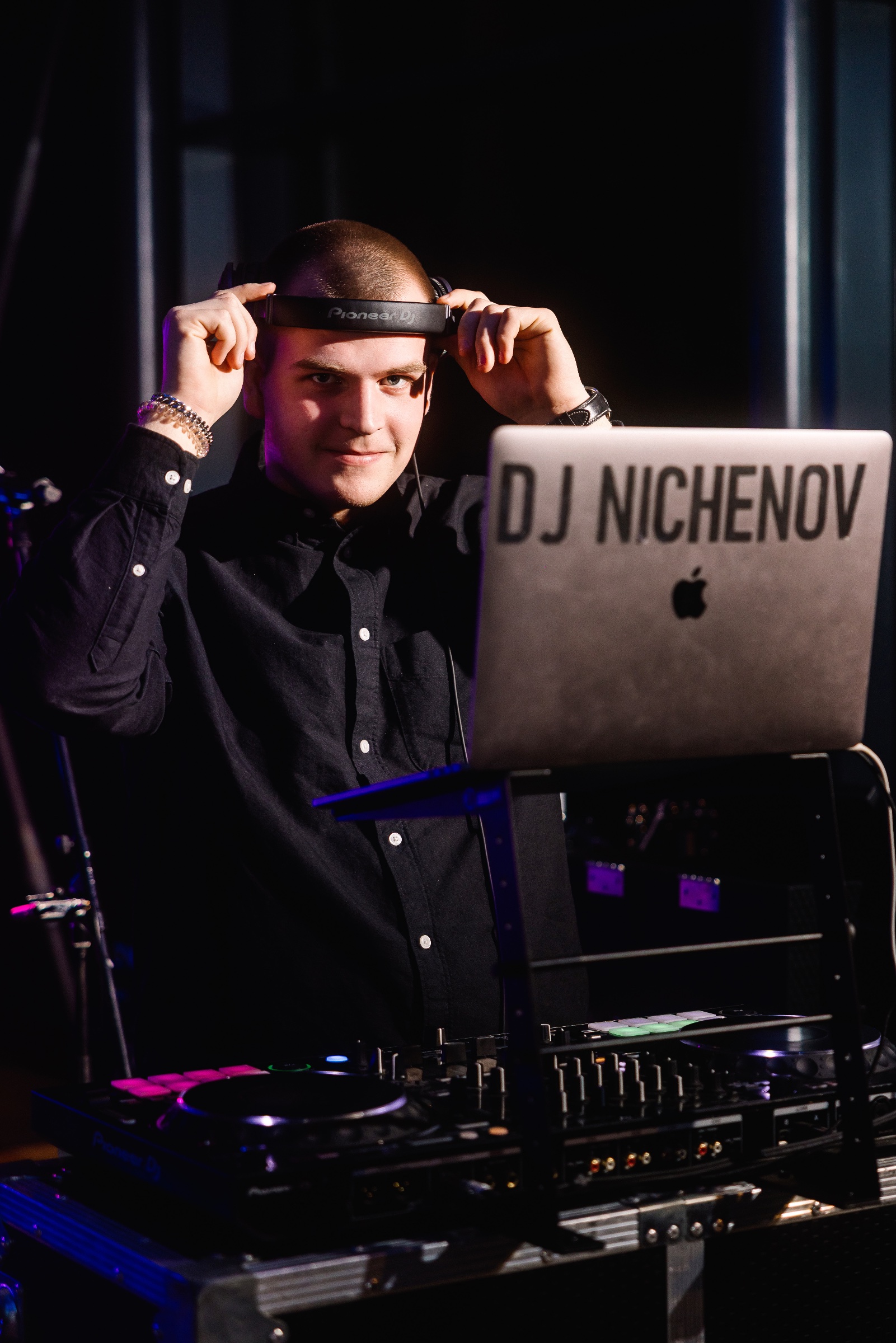 Iļja Joničenoks DJ NICHENOV